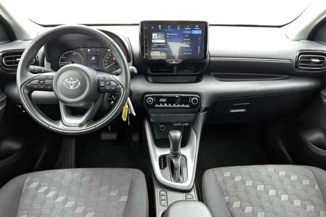 Toyota Yaris (2025) thumbnail 4