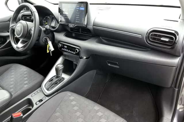Toyota Yaris (2025) thumbnail 6