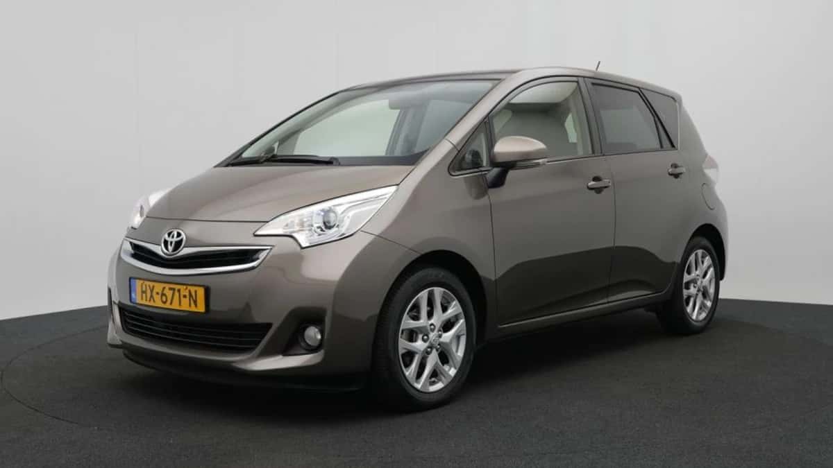 Toyota Verso-S (2016) — foto 1