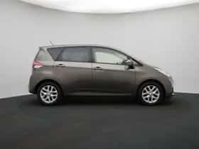 Toyota Verso-S (2016) thumbnail 11