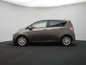 Toyota Verso-S (2016) thumbnail 3