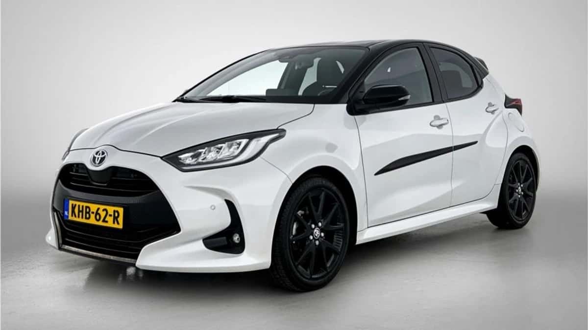 Toyota Yaris (2023) — foto 1