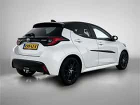 Toyota Yaris (2023) thumbnail 2