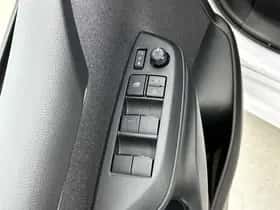 Toyota Yaris (2023) thumbnail 23