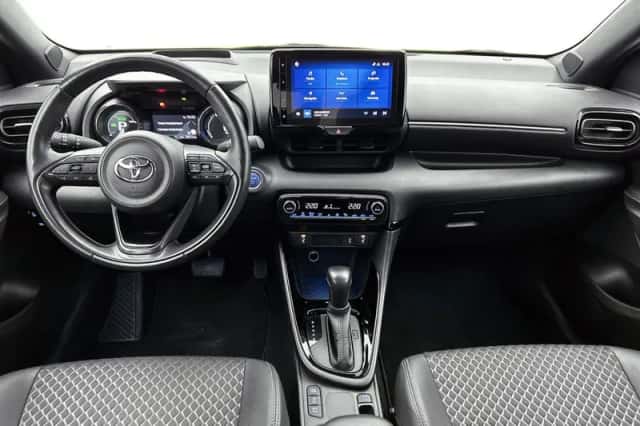 Toyota Yaris (2023) thumbnail 4