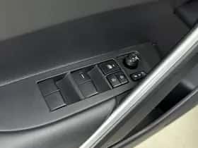 Toyota Corolla_Cross (2023) thumbnail 24