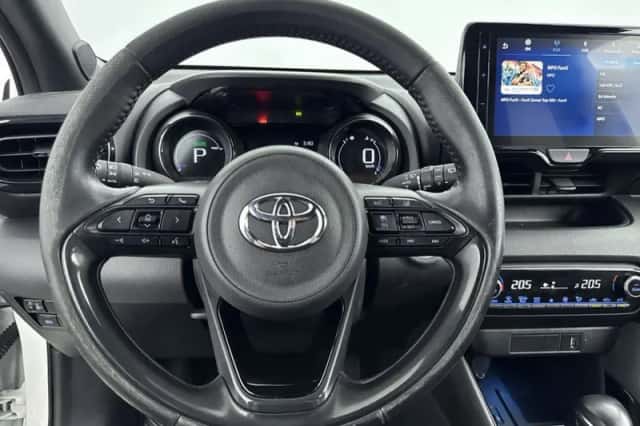 Toyota Yaris (2022) thumbnail 6