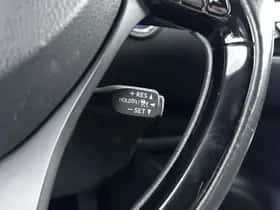 Toyota C-HR (2021) thumbnail 15