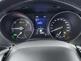 Toyota C-HR (2021) thumbnail 6