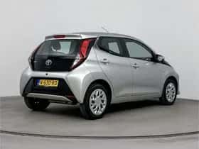 Toyota Aygo (2022) thumbnail 2