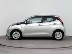 Toyota Aygo (2022) thumbnail 3