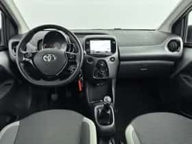 Toyota Aygo (2022) thumbnail 4