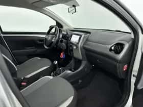 Toyota Aygo (2022) thumbnail 6