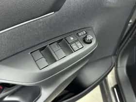 Toyota Yaris_Cross (2024) thumbnail 22