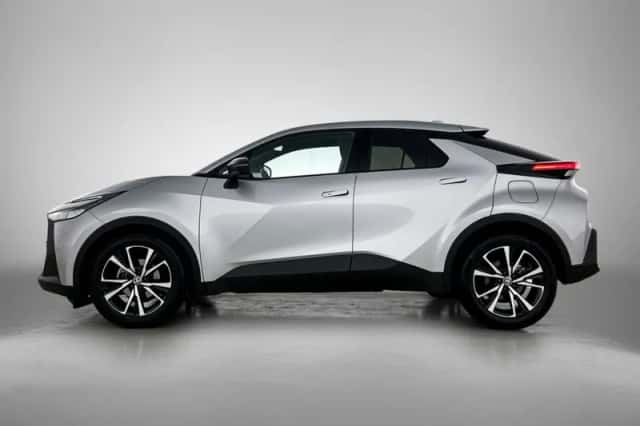 Toyota C-HR (2025) thumbnail 3