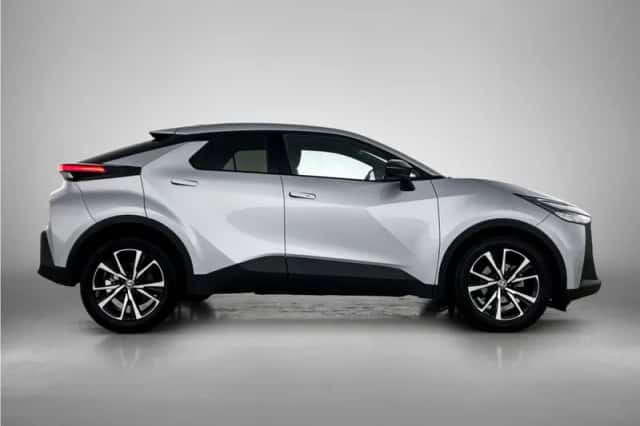 Toyota C-HR (2025) thumbnail 4