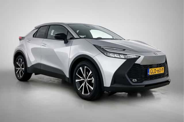 Toyota C-HR (2025) thumbnail 5