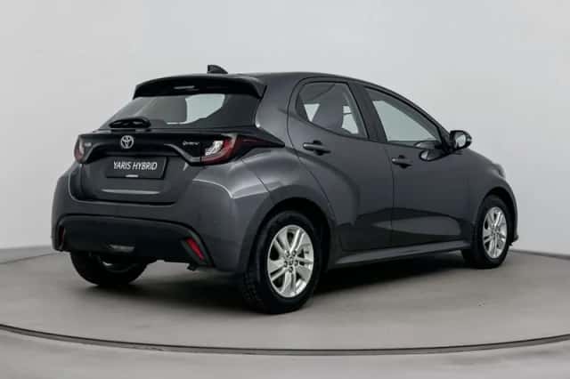 Toyota Yaris (2025) thumbnail 2