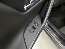 Toyota RAV4 (2025) thumbnail 35