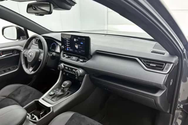 Toyota RAV4 (2025) thumbnail 6