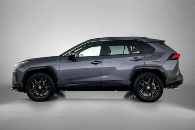 Toyota RAV4 (2025) thumbnail 3