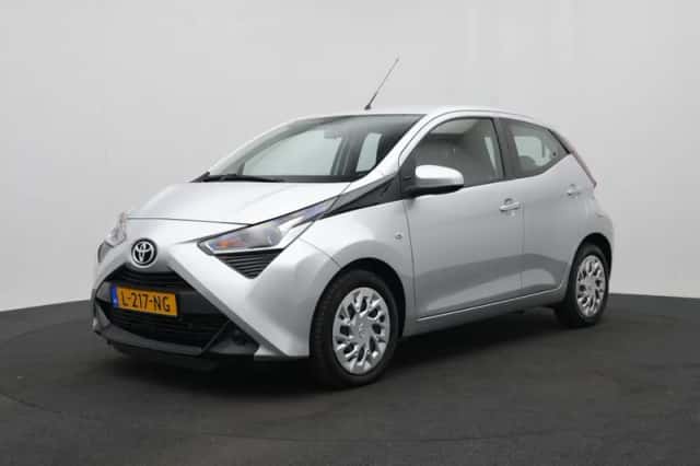 Toyota Aygo (2021) thumbnail 1
