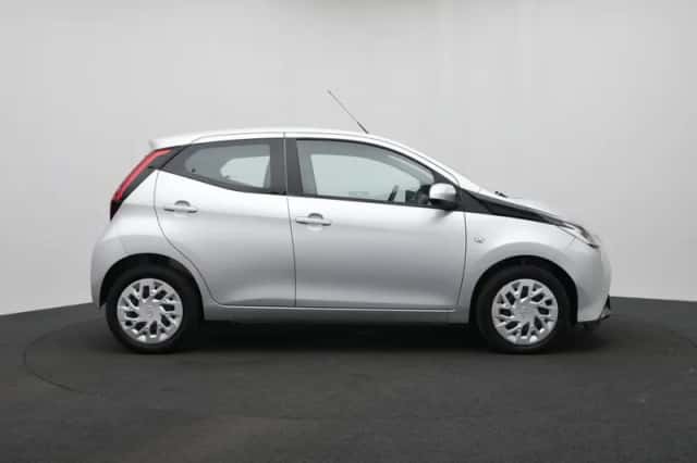 Toyota Aygo (2021) thumbnail 4