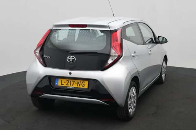 Toyota Aygo (2021) thumbnail 6