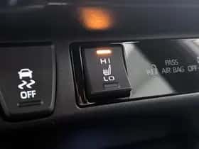 Toyota RAV4 (2025) thumbnail 18