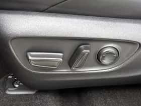 Toyota RAV4 (2025) thumbnail 39