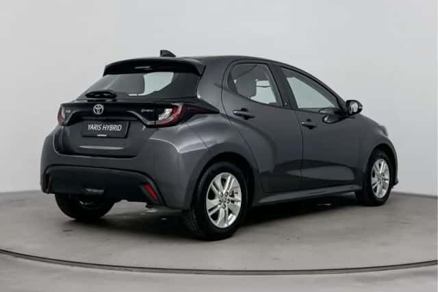 Toyota Yaris (2025) thumbnail 2