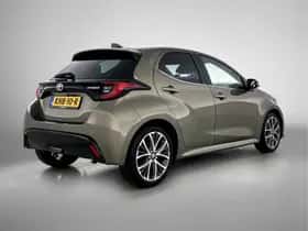 Toyota Yaris (2023) thumbnail 2