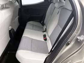 Toyota Yaris (2023) thumbnail 16