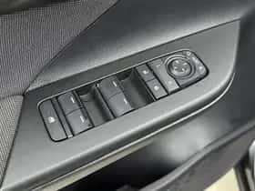 Toyota C-HR (2025) thumbnail 21