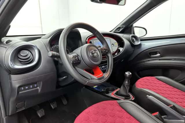 Toyota Aygo (2023) thumbnail 6