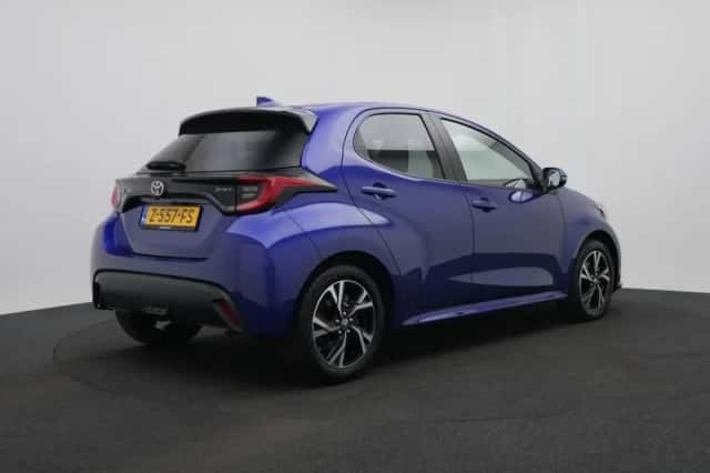 Toyota Yaris (2024) thumbnail 2