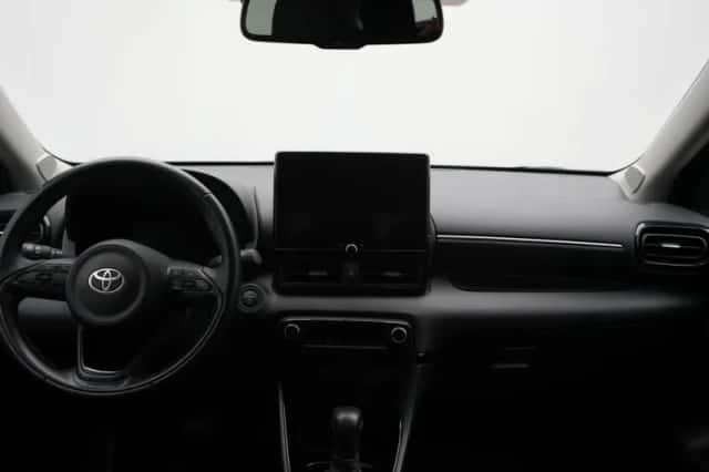 Toyota Yaris (2024) thumbnail 4