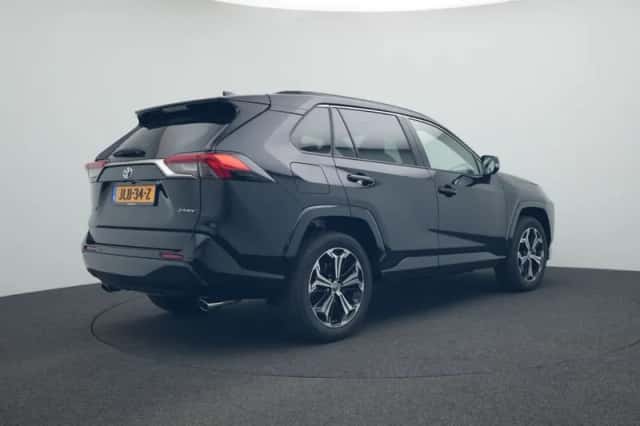 Toyota RAV4 (2025) thumbnail 2