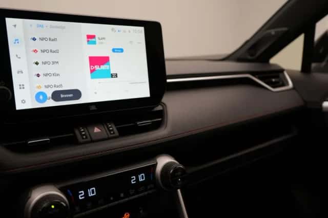 Toyota RAV4 (2025) thumbnail 5