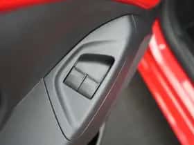 Toyota Aygo (2016) thumbnail 12