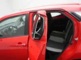 Toyota Aygo (2016) thumbnail 25