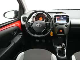 Toyota Aygo (2016) thumbnail 33