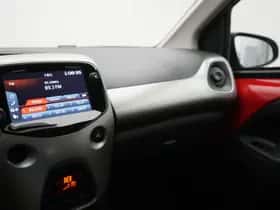 Toyota Aygo (2016) thumbnail 36