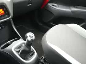 Toyota Aygo (2016) thumbnail 37