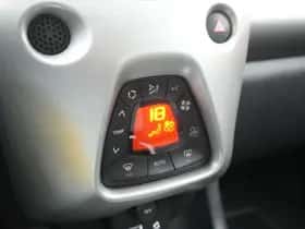 Toyota Aygo (2016) thumbnail 38