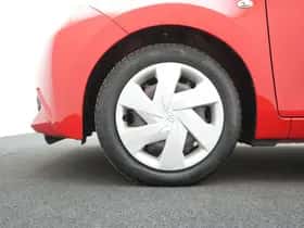 Toyota Aygo (2016) thumbnail 46