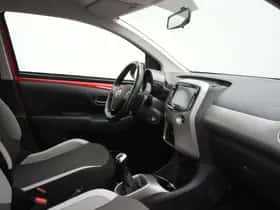 Toyota Aygo (2016) thumbnail 50