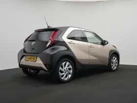 Toyota Aygo (2022) thumbnail 2