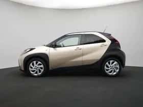 Toyota Aygo (2022) thumbnail 3