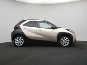 Toyota Aygo (2022) thumbnail 4
